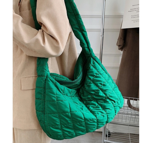 Luxe Quilted Puffer Messenger Shoulder Crossbody Travel Bag - Picture 7 of 8